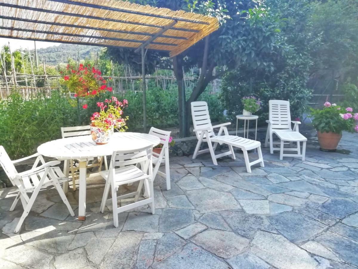 La Casa Dei Due Aranci Villa Albisola Superiore Kültér fotó